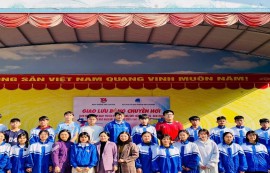 Trường THPT Cao Bình tổ chức ra mắt Câu lạc bộ Thể thao và giao lưu bóng chuyền hơi.