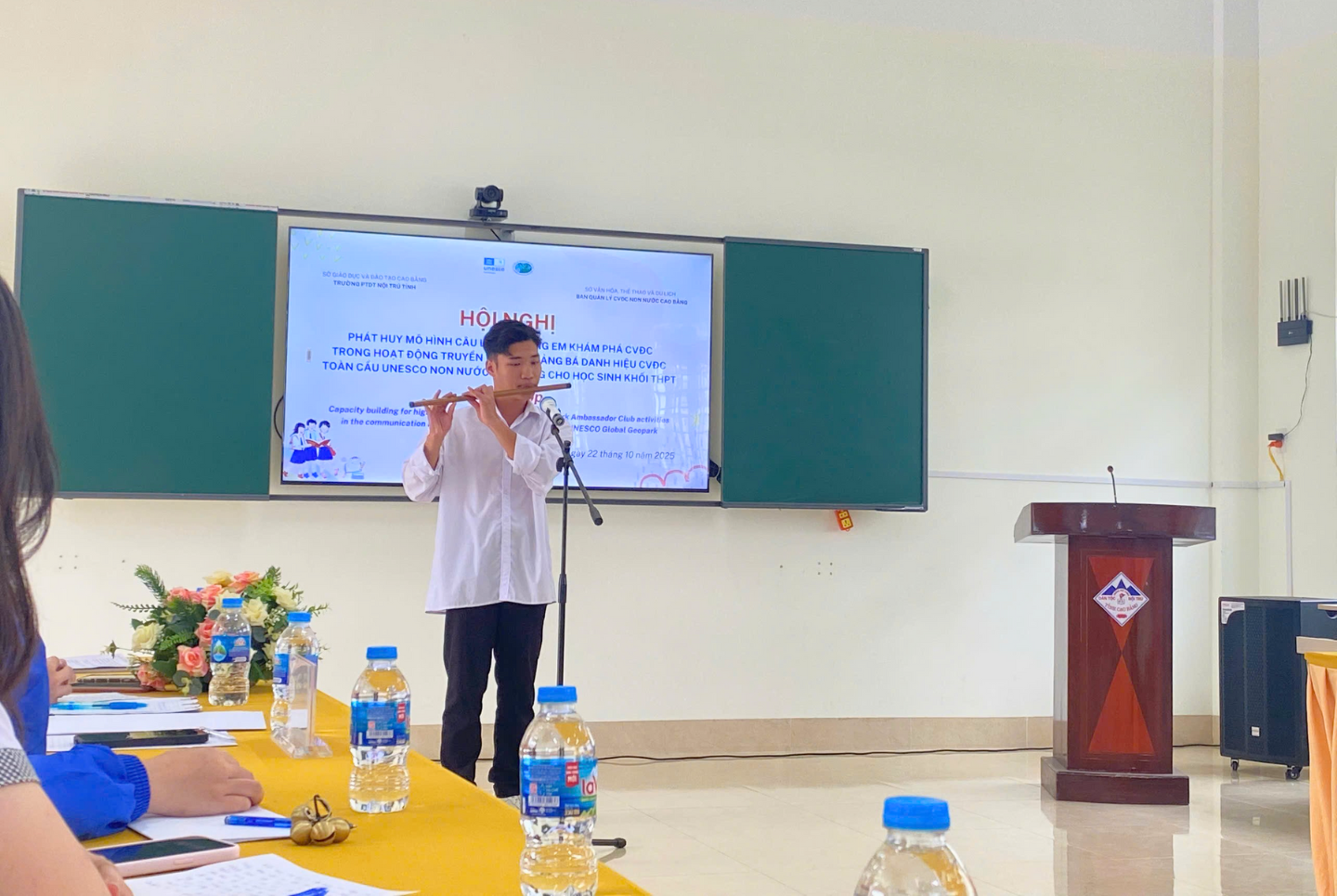 Tiết mục giao lưu văn nghệ tại Hội nghị